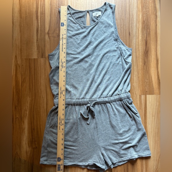 Lou & Grey Sleeveless Heather Gray Romper Large - Picture 6 of 6